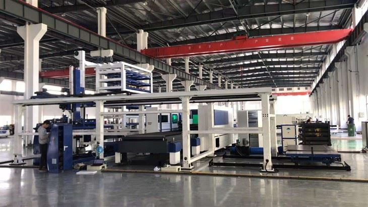 Automatic Loading And Unloading Metal Sheet CNC Fiber Laser Cutting Machine With Exchange Table